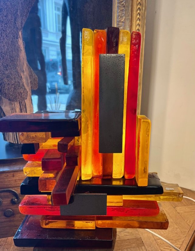 Brutalist glass plate lamp